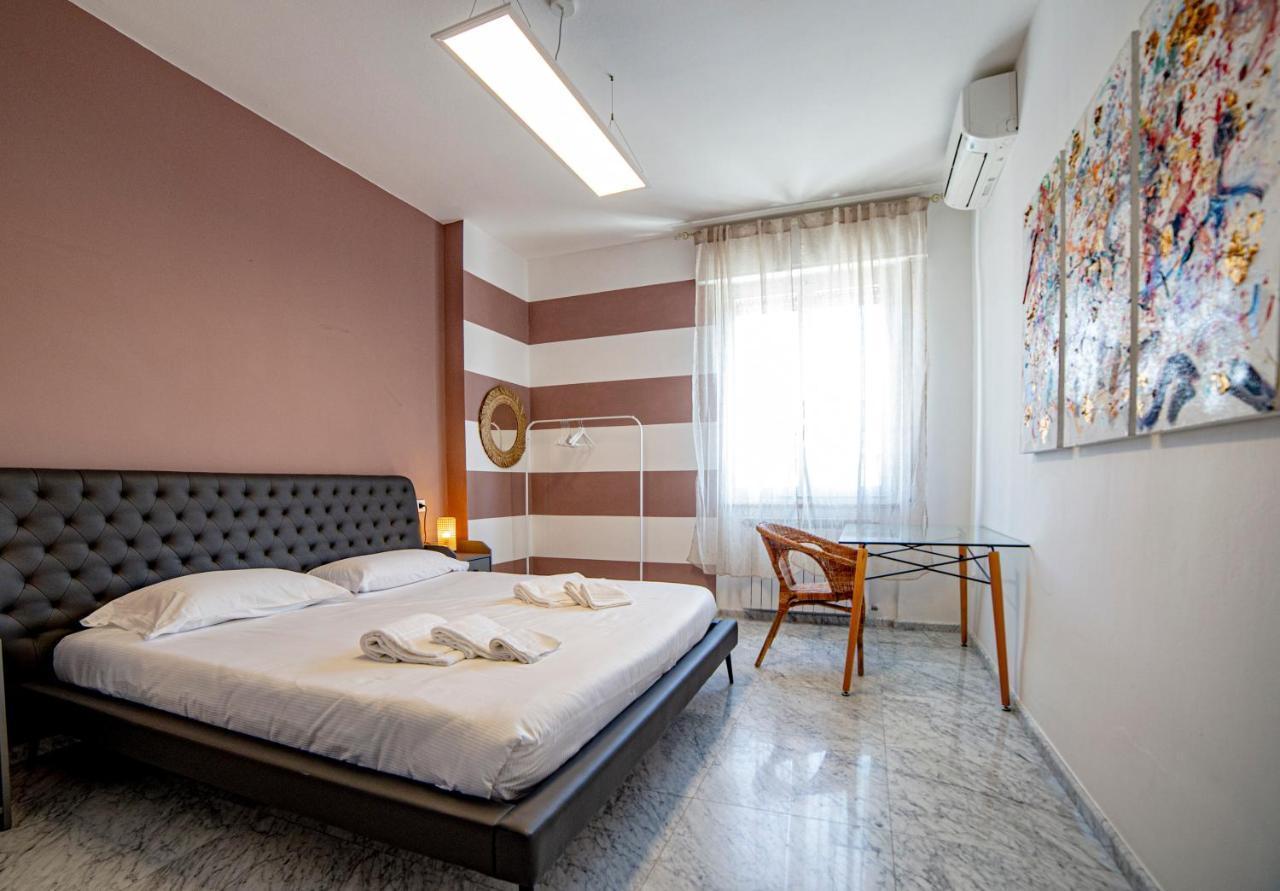 Elegante Camera Con Finiture Di Lusso Appena Ristrutturata Marina Di Carrara Extérieur photo